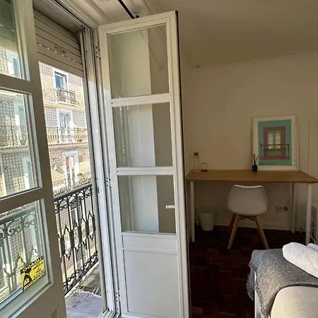 Δωμάτια σε οικογενειακή κατοικία Quarto Com Wc Privativo Em Casa Partilhada Lisboa
